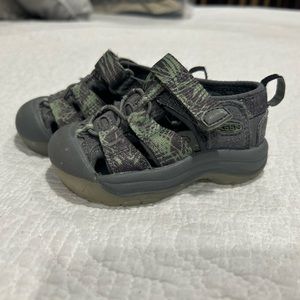 Toddler Keen Glow in the Dark